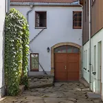Ruhiges Mit Gartenblick & Schreibtisch Apartamento *