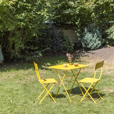Ruhiges Mit Gartenblick & Schreibtisch