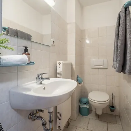 Ruhiges Mit Gartenblick & Schreibtisch Appartement Freiberg